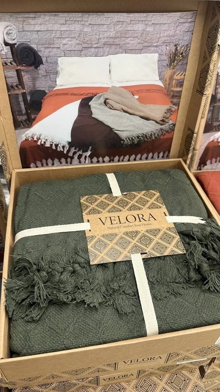 Плед Velora цвета хаки